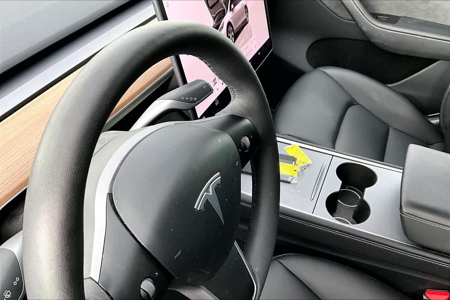 Used 2024 Tesla Model Y Long Range AWD/4WD image 16