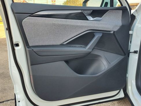 New 2026 Volkswagen Tiguan S FWD image 18