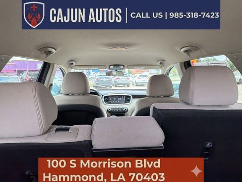 Used 2020 Kia Sorento LX FWD image 16