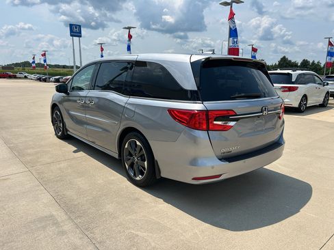 Used 2023 Honda Odyssey Elite image 7