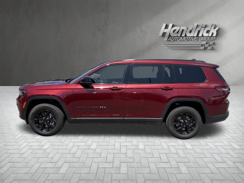 Used 2024 Jeep Grand Cherokee L Laredo AWD/4WD image 7