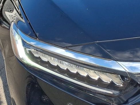 Used 2022 Honda Accord Touring image 9