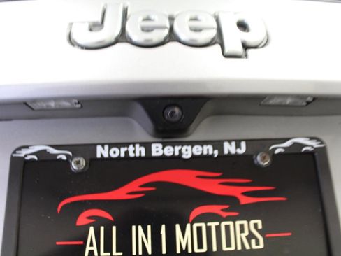 Used 2018 Jeep Grand Cherokee Limited AWD/4WD image 32