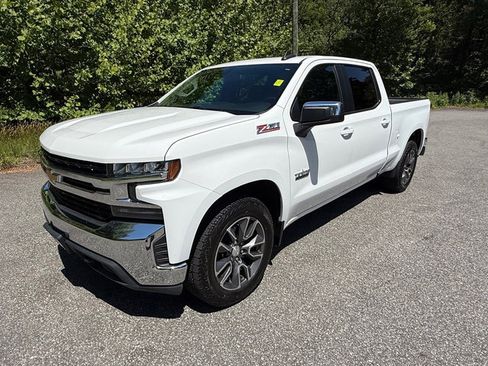 Used 2020 Chevrolet Silverado 1500 LT w/ Texas Edition AWD/4WD image 2