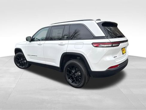New 2026 Jeep Grand Cherokee Altitude AWD/4WD image 5