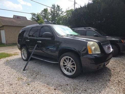 Used 2007 GMC Yukon Denali AWD/4WD image 1