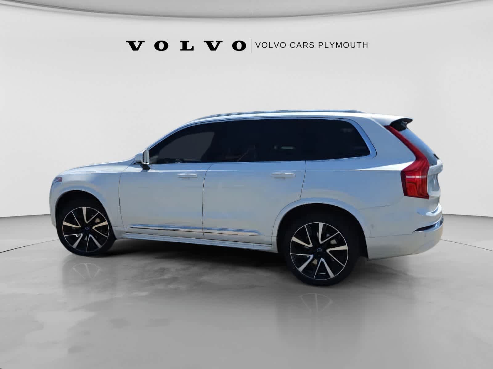 Used 2023 Volvo XC90 B5 Plus w/ Protection Package AWD/4WD image 4