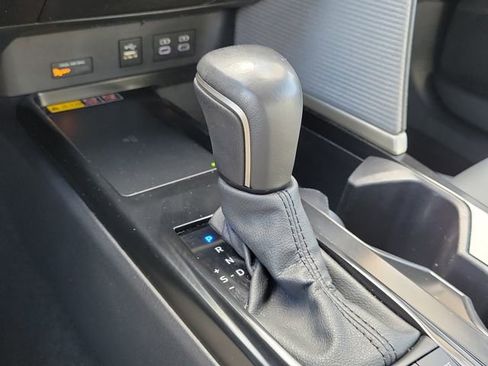 Used 2025 Toyota Camry SE image 28