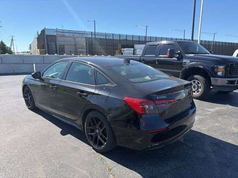 Used 2023 Honda Civic Sport image 4
