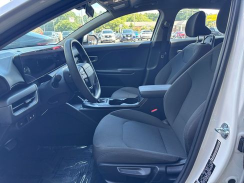 Used 2026 Kia K4 FWD image 25