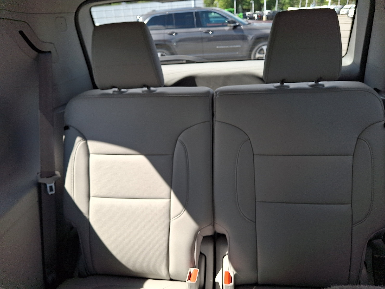 Certified 2023 GMC Acadia SLT w/ Preferred Package FWD image 11