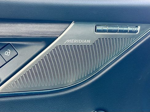 Used 2023 Jaguar F-PACE S image 19