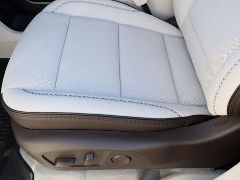 New 2026 GMC Acadia Denali w/ Super Cruise Package FWD image 17