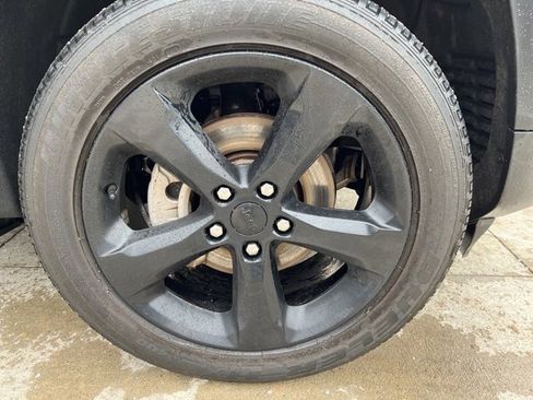 Certified 2023 Jeep Grand Cherokee Altitude image 8