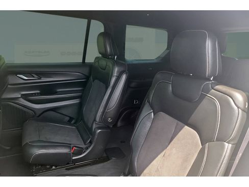 Used 2023 Jeep Grand Cherokee L Laredo AWD/4WD image 28