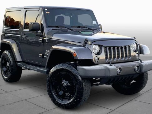 Used 2017 Jeep Wrangler Sahara w/ Connectivity Group image 2