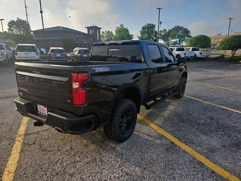 Used 2021 Chevrolet Silverado 1500 LT Trail Boss w/ Convenience Package II image 5