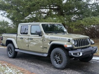 New 2025 Jeep Gladiator Sport