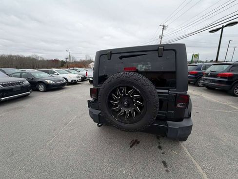 Used 2017 Jeep Wrangler Unlimited Sahara w/ Connectivity Group image 6