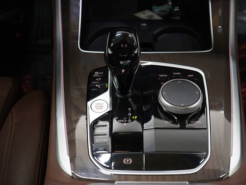 Used 2022 BMW X5 xDrive40i w/ Premium Package image 18