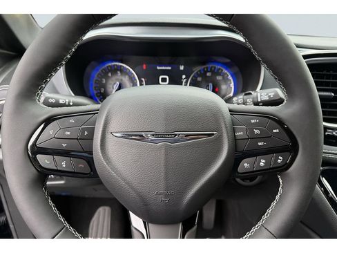 New 2026 Chrysler Pacifica Limited w/ S Appearance Package image 13