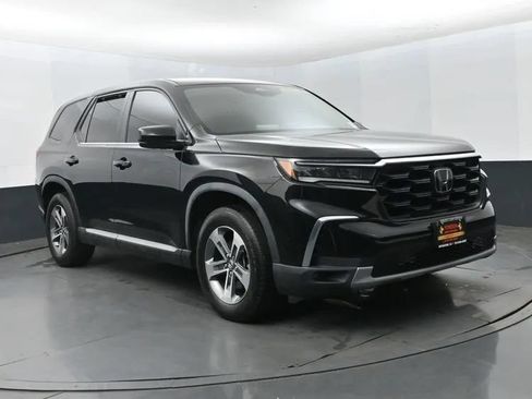Used 2025 Honda Pilot EX-L image 2