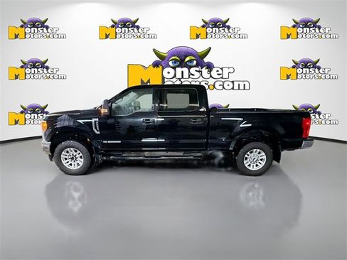 Used 2017 Ford F250 XLT w/ XLT Value Package image 7