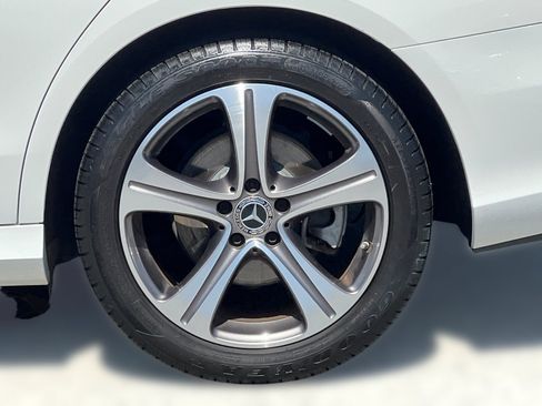 Used 2019 Mercedes-Benz E 300 image 12