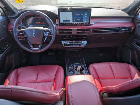 Used 2025 Lincoln Corsair Reserve w/ Equipment Group 202A image 23