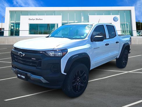 Used 2023 Chevrolet Colorado Trail Boss w/ Advanced Trailering Package AWD/4WD image 1
