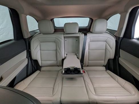 Used 2025 Lincoln Nautilus Reserve w/ Jet Appearance Package image 25