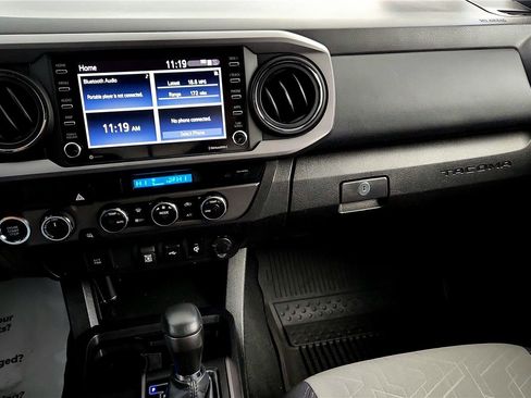 Certified 2023 Toyota Tacoma TRD Off-Road image 28