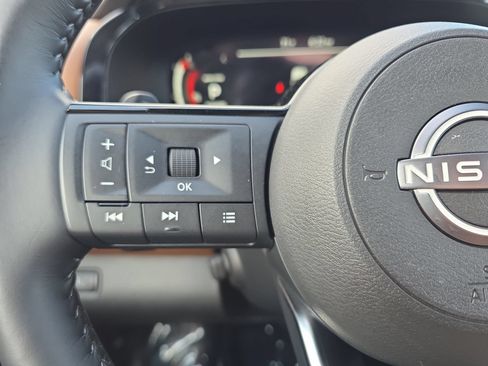 Used 2025 Nissan Pathfinder Platinum w/ Cargo Package FWD image 17