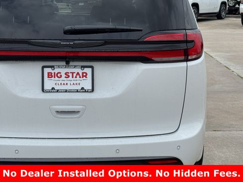New 2026 Chrysler Pacifica Select FWD image 10