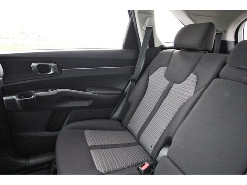 Used 2023 Kia Sorento LX FWD image 12