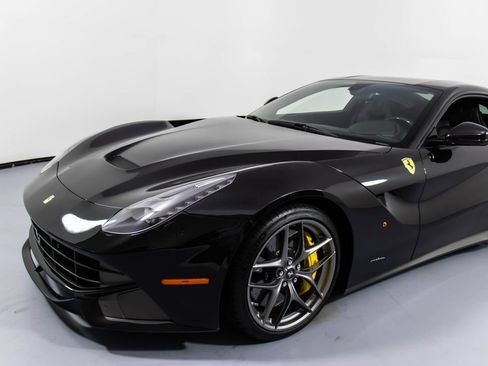 Used 2014 Ferrari F12 Berlinetta RWD image 29