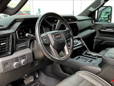 Used 2024 GMC Sierra 2500 AT4X image 16
