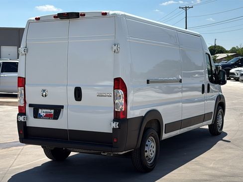 Used 2025 RAM ProMaster 2500 w/ Convenience Group FWD image 5
