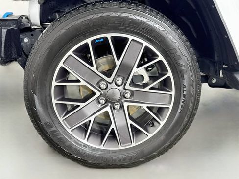 Used 2023 Jeep Wrangler Unlimited Sahara w/ Cold Weather Group AWD/4WD image 38