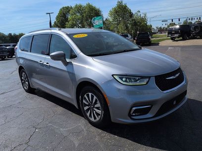 Used 2021 Chrysler Pacifica Touring-L