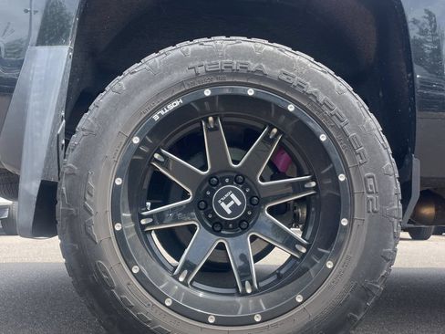 Used 2017 Chevrolet Silverado 1500 LTZ Z71 w/ LTZ Plus Package AWD/4WD image 9