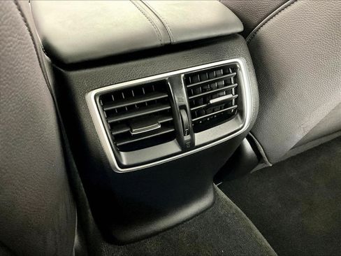 Used 2018 Acura TLX FWD image 8