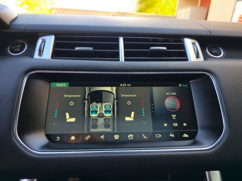 Used 2017 Land Rover Range Rover Sport HSE image 17