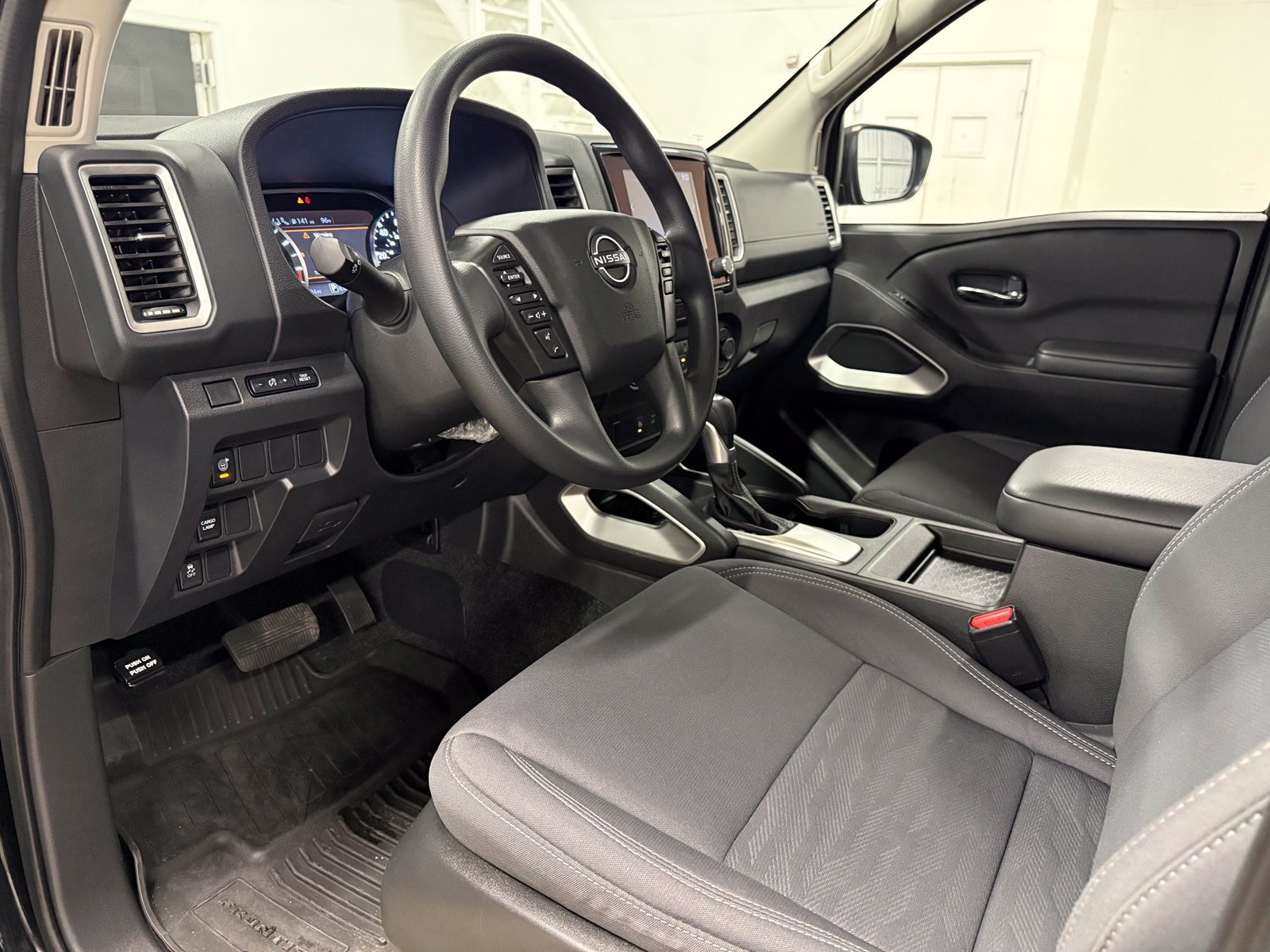 Used 2023 Nissan Frontier SV w/ Technology Package RWD image 13
