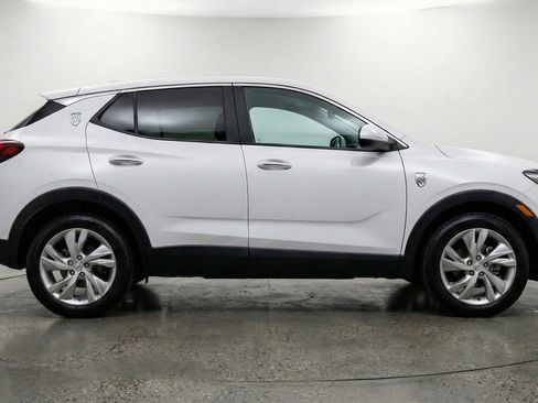 Used 2025 Buick Encore GX Preferred AWD/4WD image 11