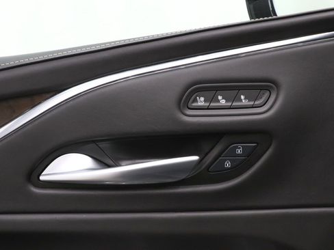 Used 2024 Cadillac Escalade Premium Luxury Platinum image 16