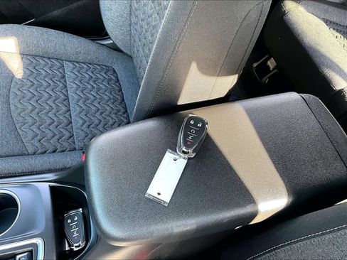 Used 2024 Chevrolet Equinox LT image 30