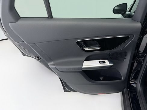 Certified 2025 Mercedes-Benz GLC 300 4MATIC image 25