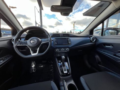 Used 2025 Nissan Versa SV FWD image 33