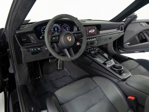 Certified 2025 Porsche 911 Carrera 4 GTS AWD/4WD image 4